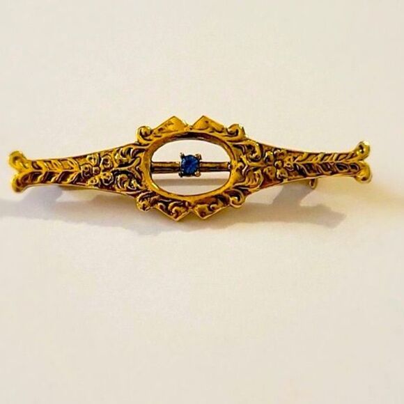 Gold Tone Bar Pin Brooch Sparkling Blue Gemstone Beautiful Classic Vintage - Picture 1 of 5